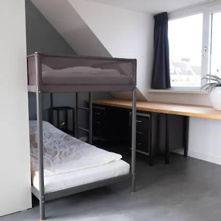 'nieuw' Strand 83 - Family House