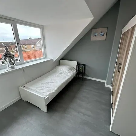 'nieuw' Strand 83 - Family House *