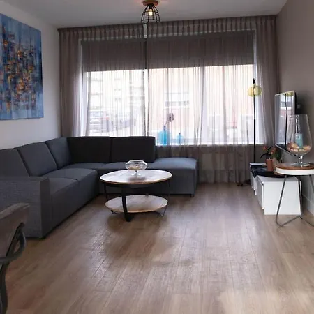 'nieuw' Strand 83 - Family House