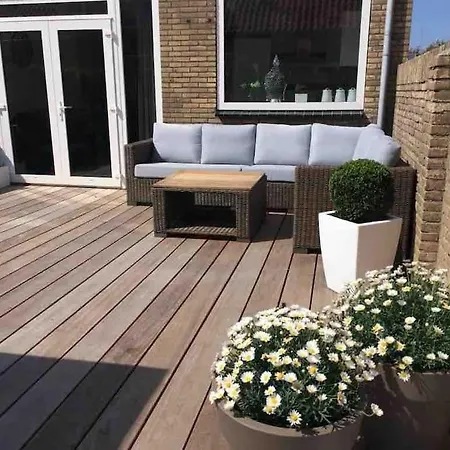 'nieuw' Strand 83 - Family House