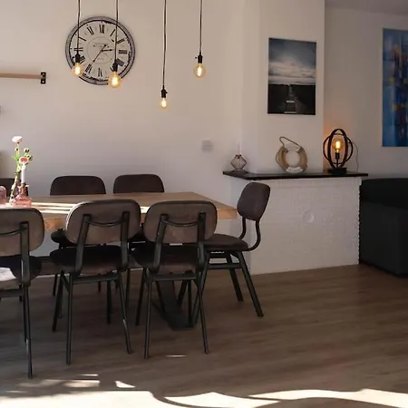 'nieuw' Strand 83 - Family House Egmond aan Zee